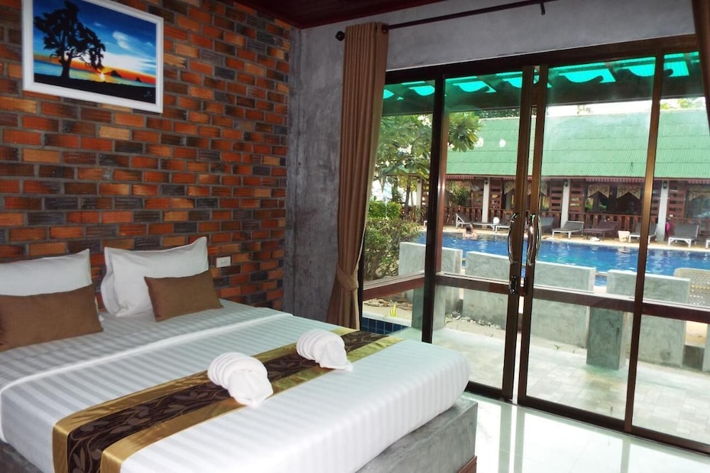Lanta Riviera Beach Resort view 2