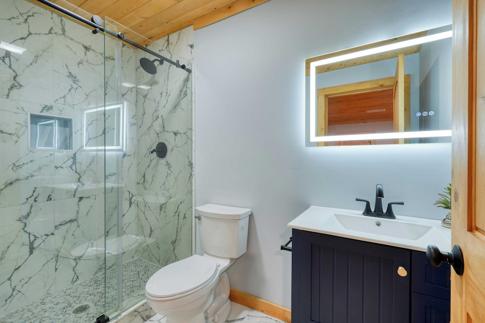 Hot Tub, Game Room & Views Near Downtown Gatlinburg Perfect Too by Avantstay