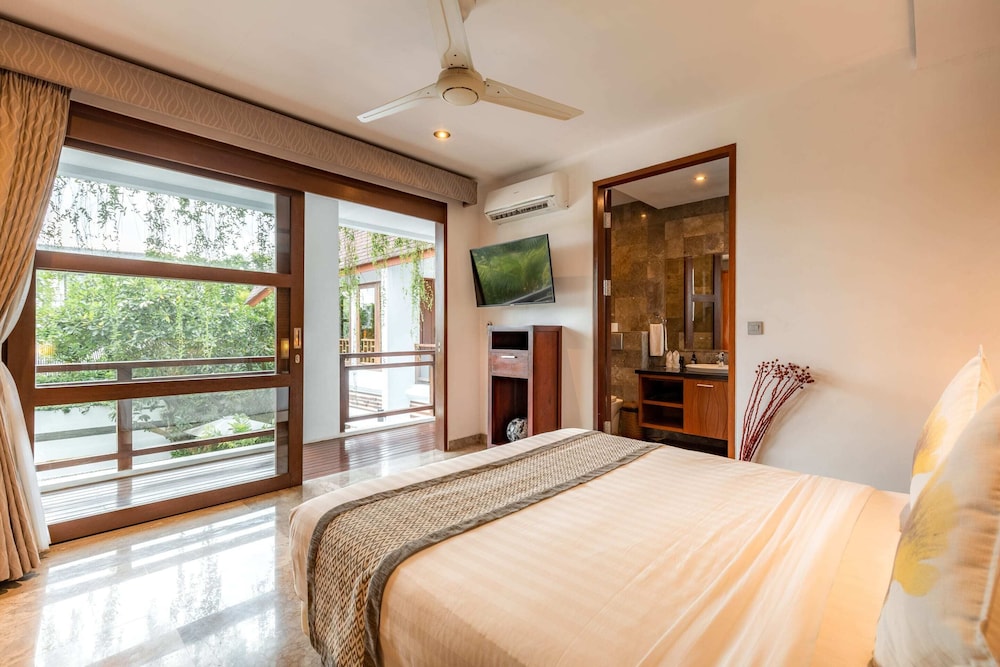 Villa Mary's Beach