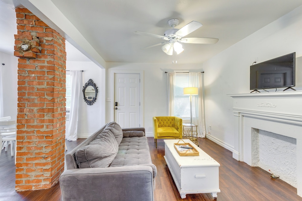 Heart of OKC Plaza District: Duplex Near Shops!