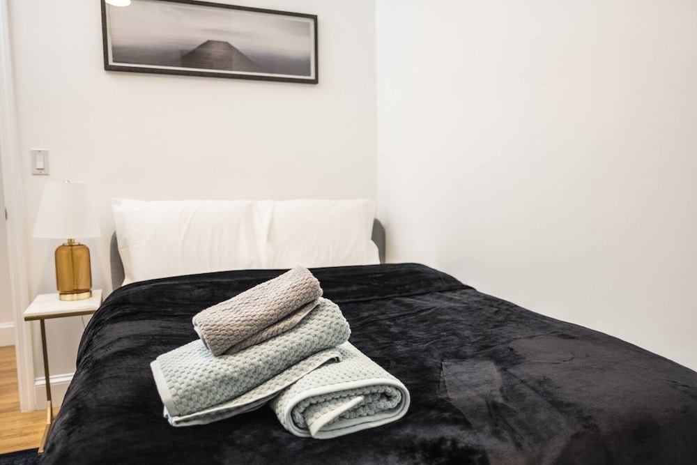 Lovely 4 Br Apt - 2 Blocks To Central Park West