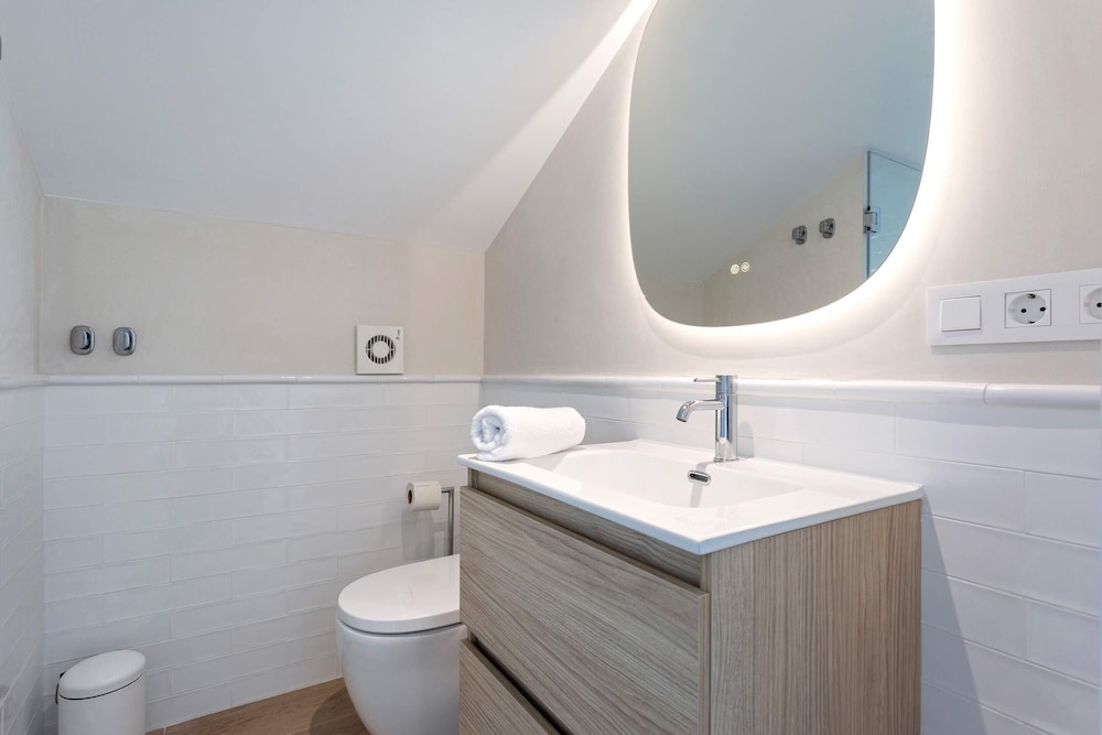 Exclusive 2-bedroom Near the Cathedral. San Matías I