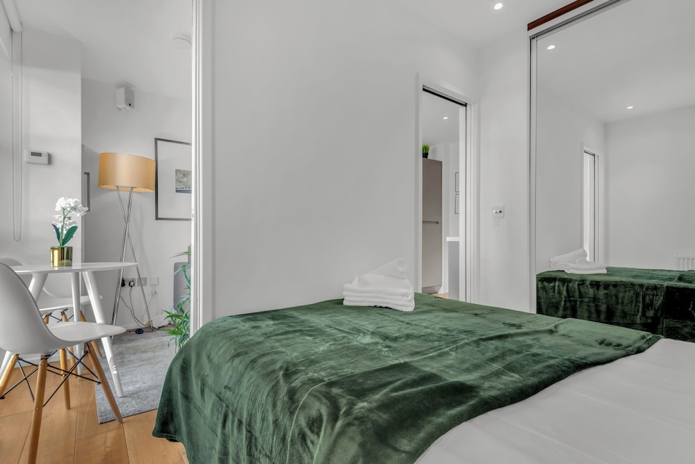 Classic One Bedroom Apartment in Camden