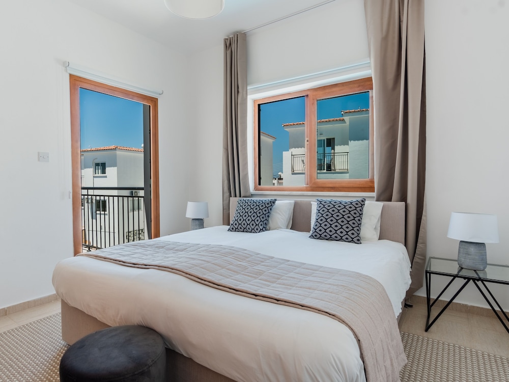 Sanders White Mountains - Ideal Villa With Pool view 4