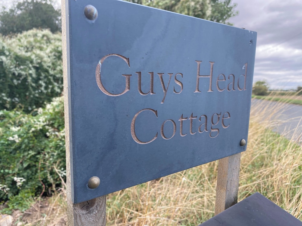 Guys Head Cottage