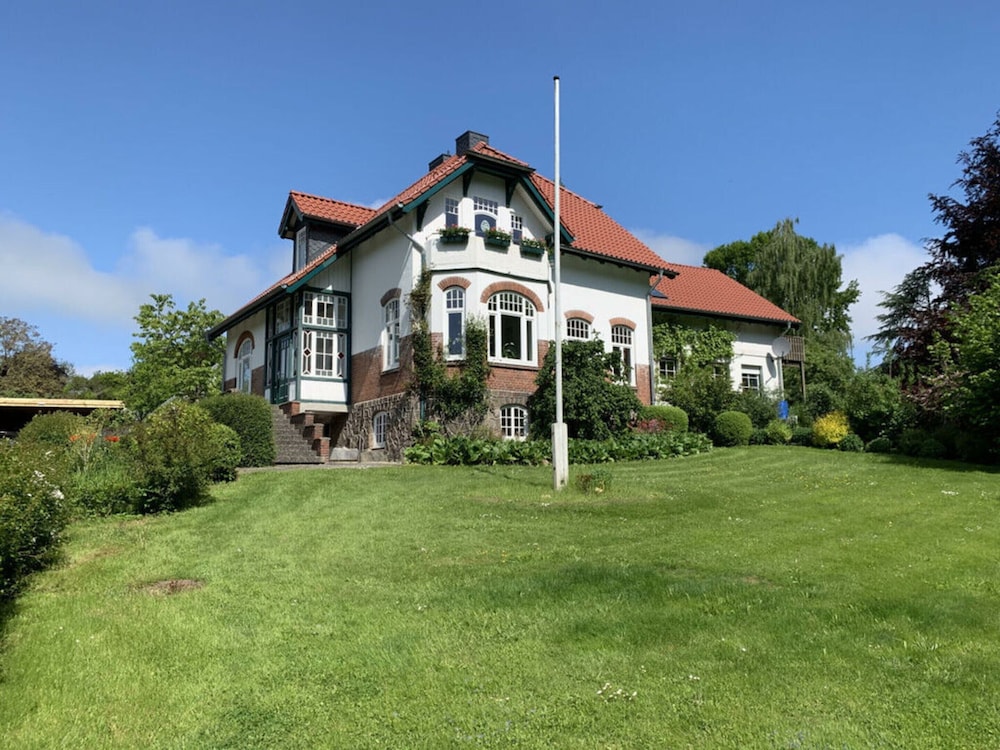 Art Nouveau Villa am See