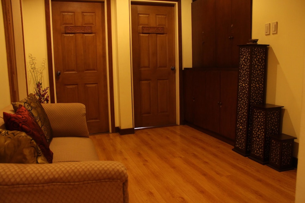 Twin Pines Suites