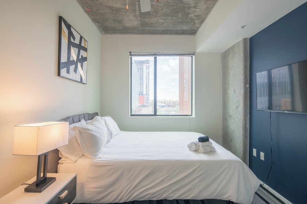 ROVE LIVING/KL - Roosevelt Point