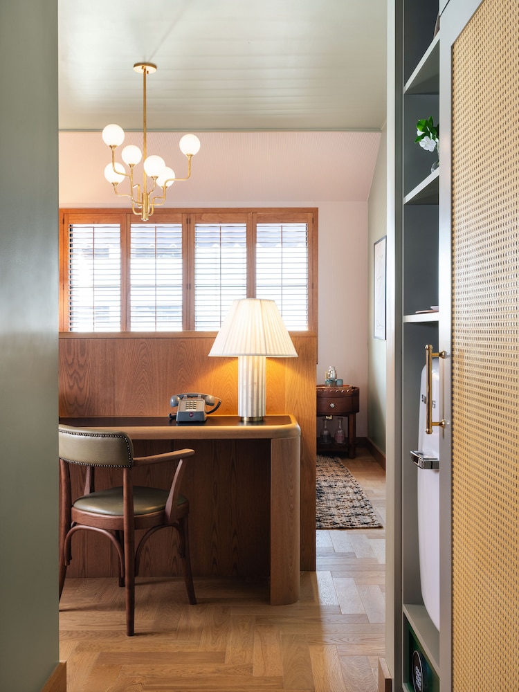 Palihouse Hyde Park Village 23