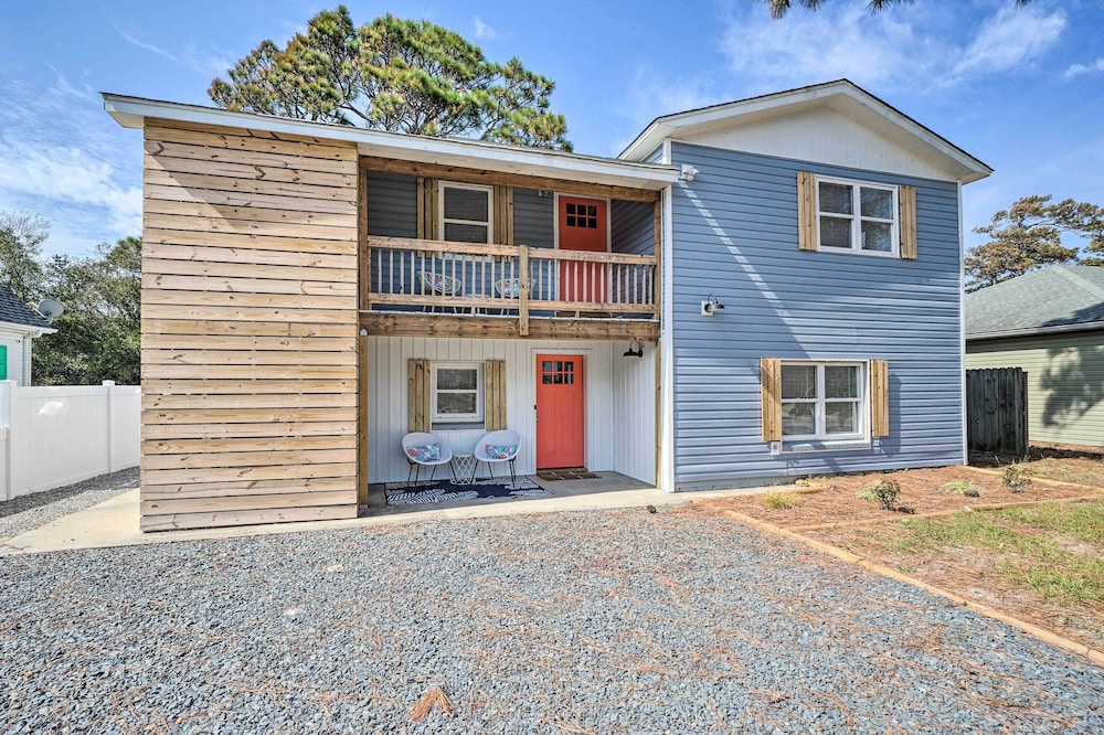 Picturesque Duplex Unit, 1/2 Mi to the Beach! view 5