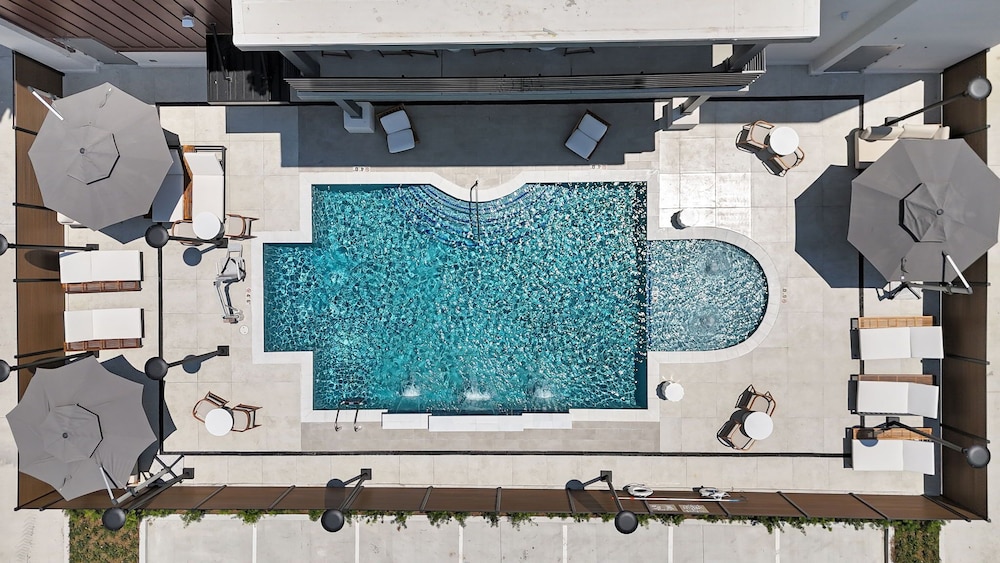 Latitude Apartments