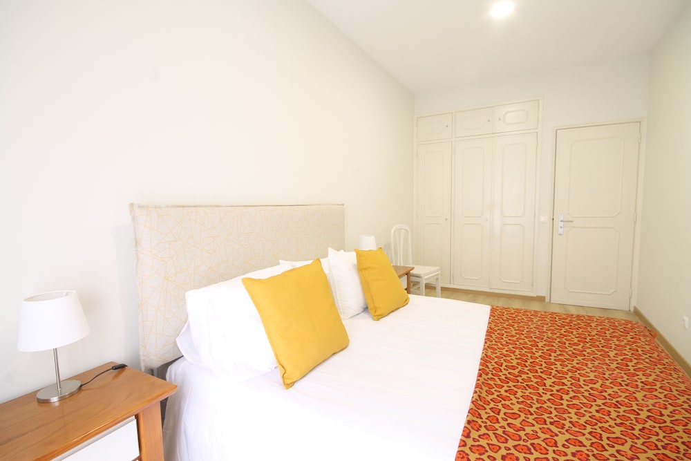 Nice Flat by Quinta das Conchas view 5