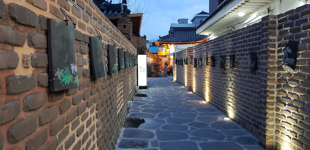 Hanok House