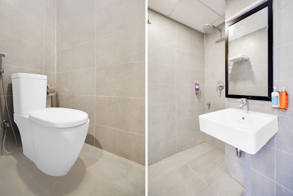 Modern Spacious Room Near Madiwala Lake BTM Layout