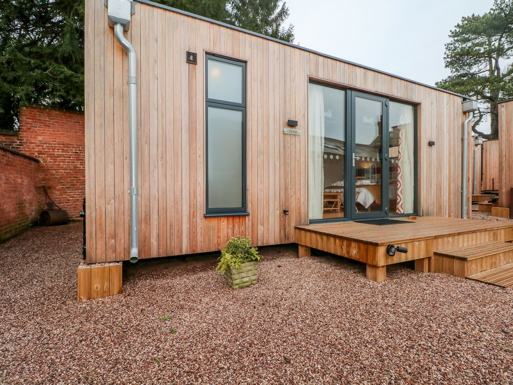 Lakeside Village Lodges & The Potting Shed