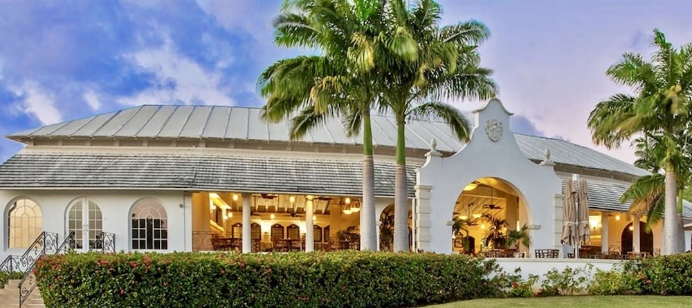 Royal Villa by Island Villas