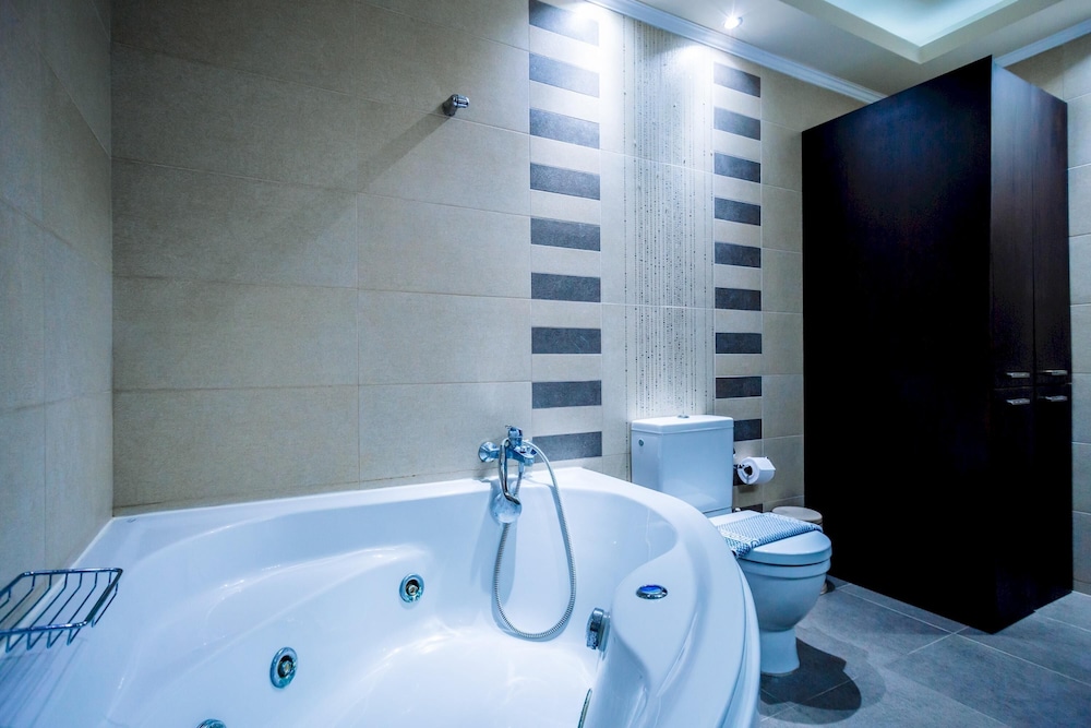 Hidden Heaven Luxury Villa view 4