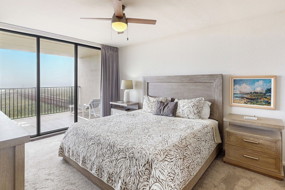 All-suite Beachfront 3BR w/ Gulf Views & Pools