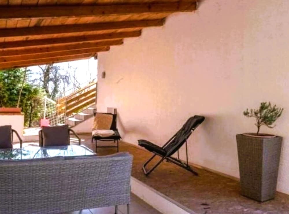 Plesivica Hillside Holiday Home With Hot -tub
