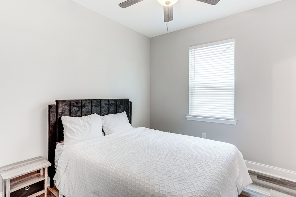 < 2 Mi to Jackson Square: New Orleans Home w/ Yard