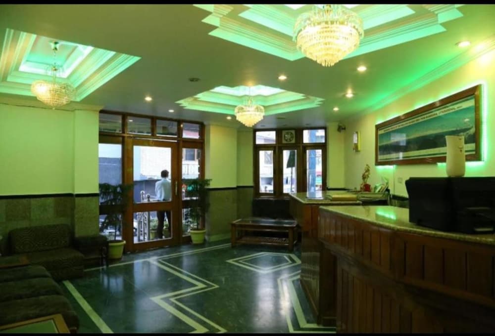 Goroomgo Mall Road Abhinandan Mussoorie view 4