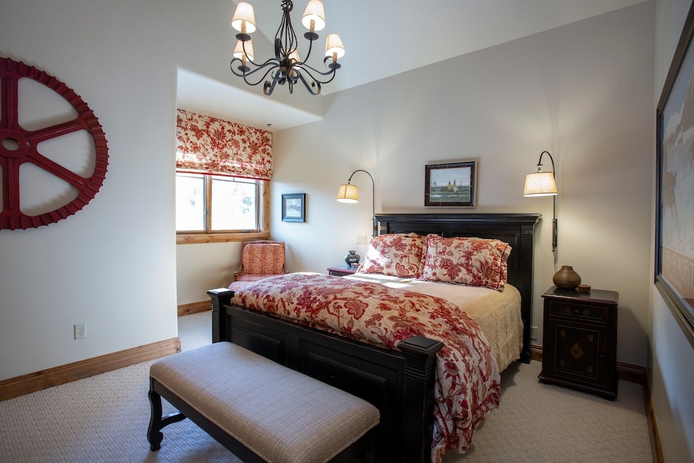 Grand Lodge - Penthouse #406 - Ski-in/out 5 Bedroom Condo