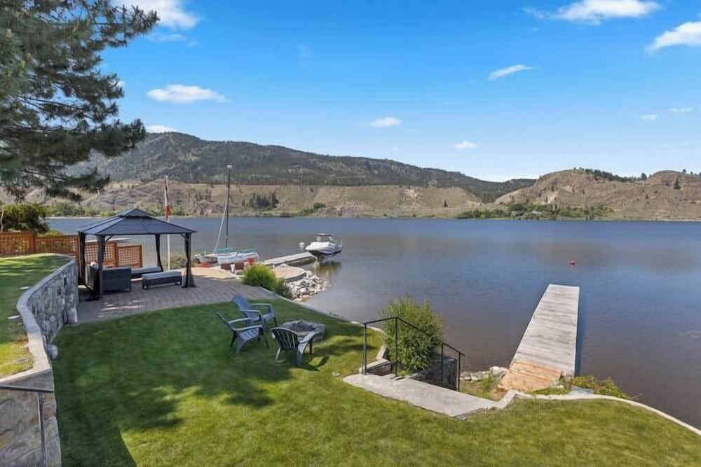 Skaha Lakefront Inn