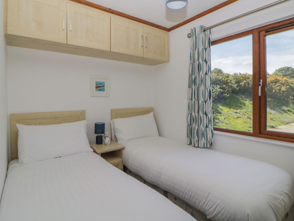 Three Views Lodge