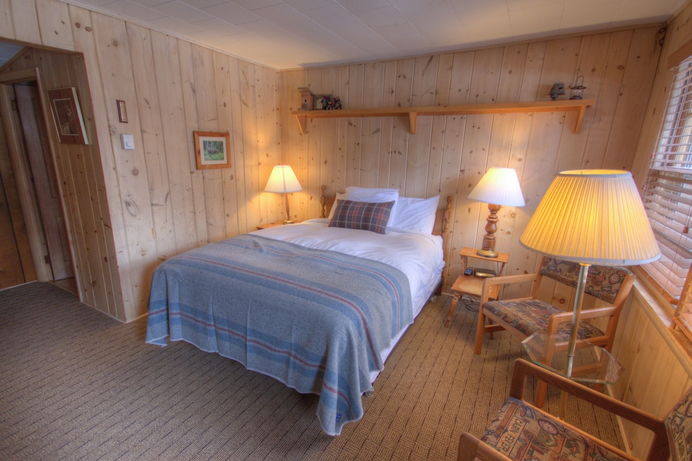 Cascade Lodge
