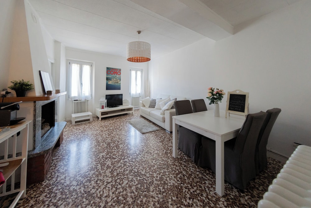 Family Nest on Lake Como by Rent all Como