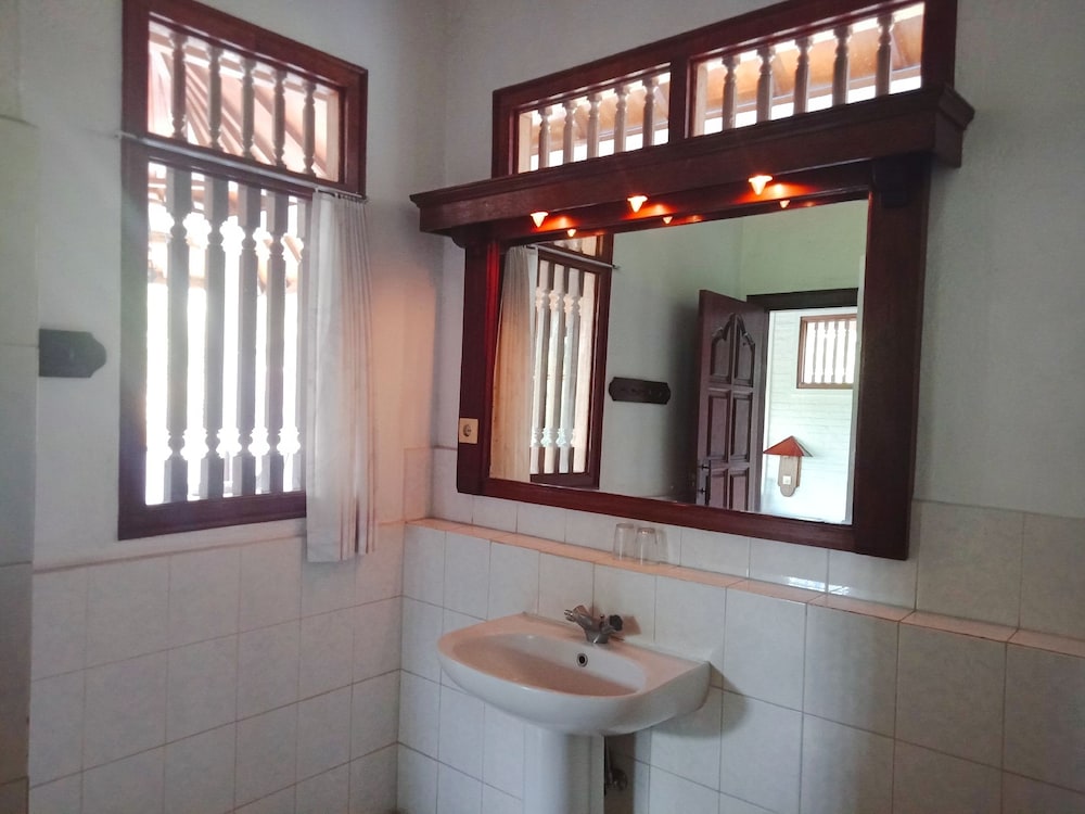 Rini Hotel, बुलेलेंग - 10