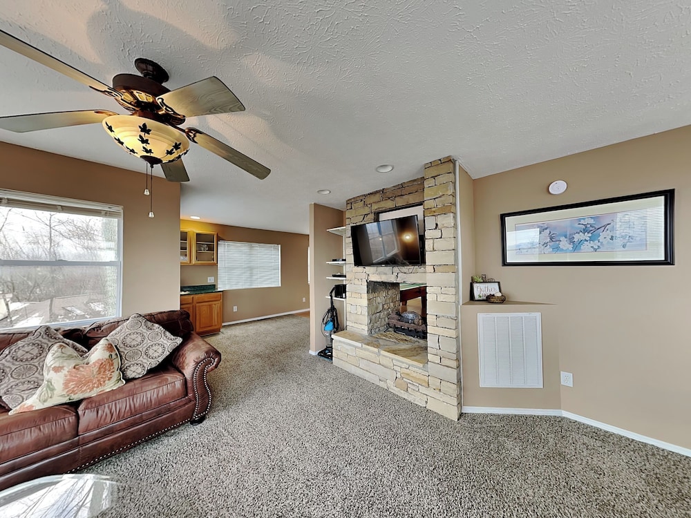 Brown Bear Chalet by Jackson Mountain Rentals