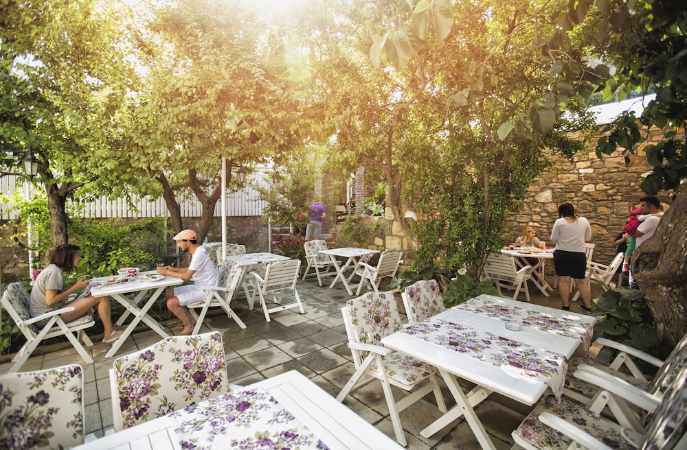 Bozcaada Fahri Otel - Image 7