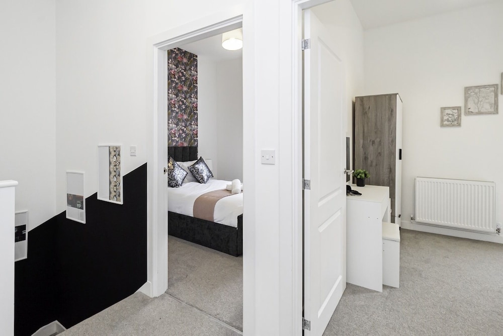 Stunning Home in Balsall Heath With Patio and Central Heating