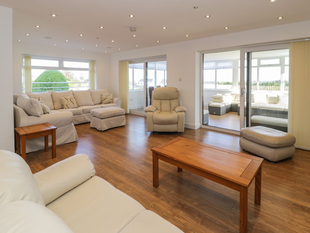 Top Of The Lane Luxury Holiday Apartment