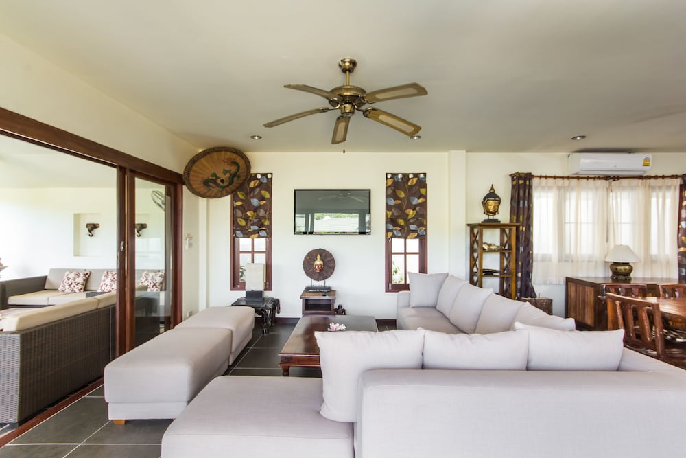 Idyllic Samui Beach Villa Resort