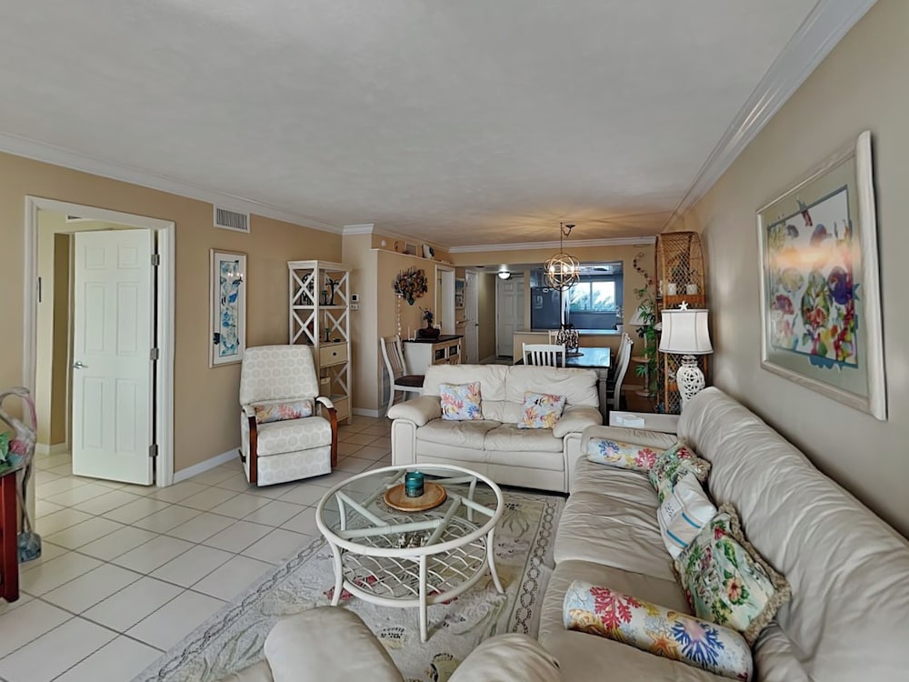 Sun Caper 208 by Distinctive Beach Rentals