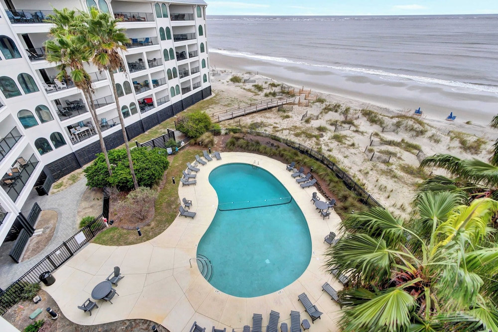 518 Seascape Waterfront Views + Community Pool