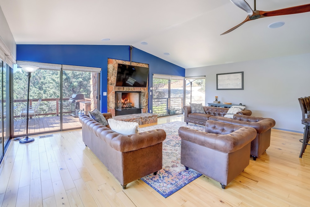 Chic Arizona Retreat w/ Hot Tub, Fire Pit  Deck! - Property Image 19