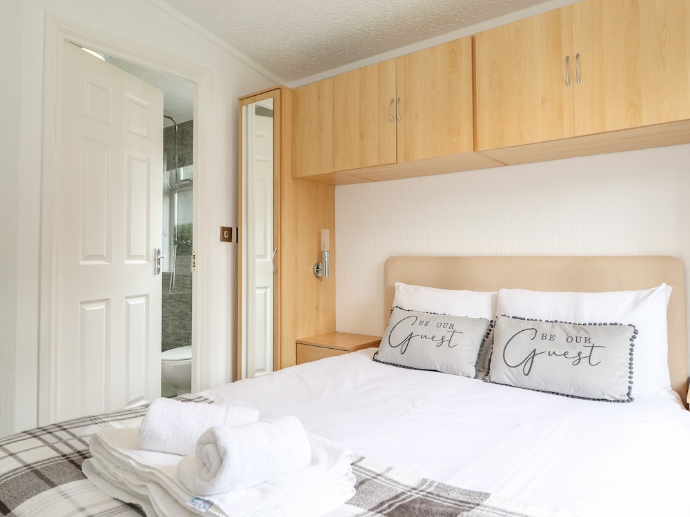 Honeysuckle Lodge