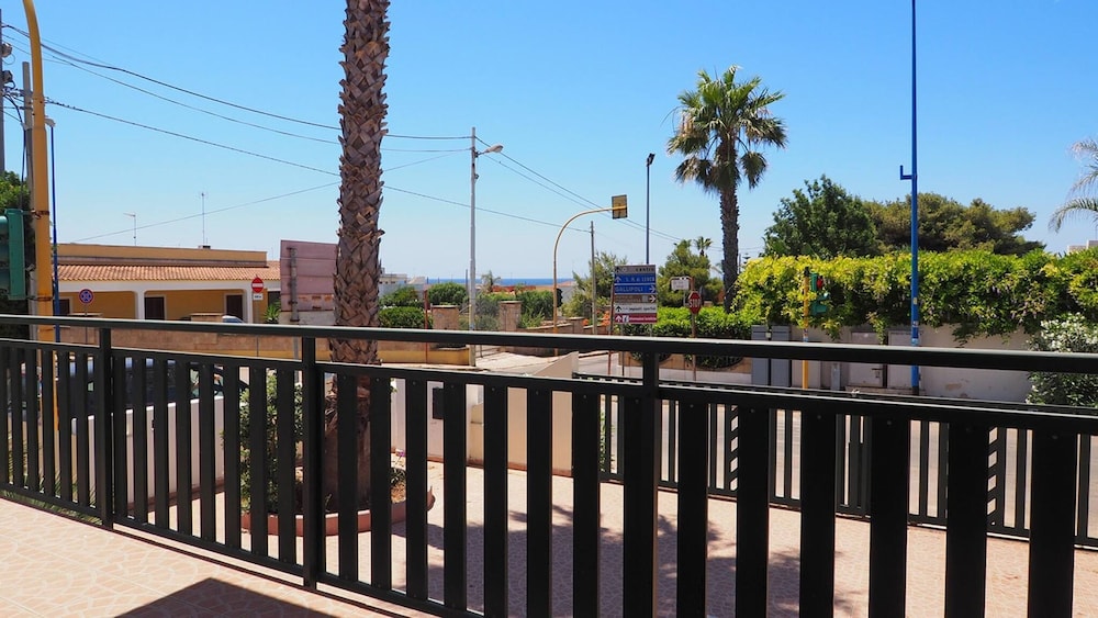 Villetta Torre Suda 2 - 6 Beds Just a few Meters From the sea