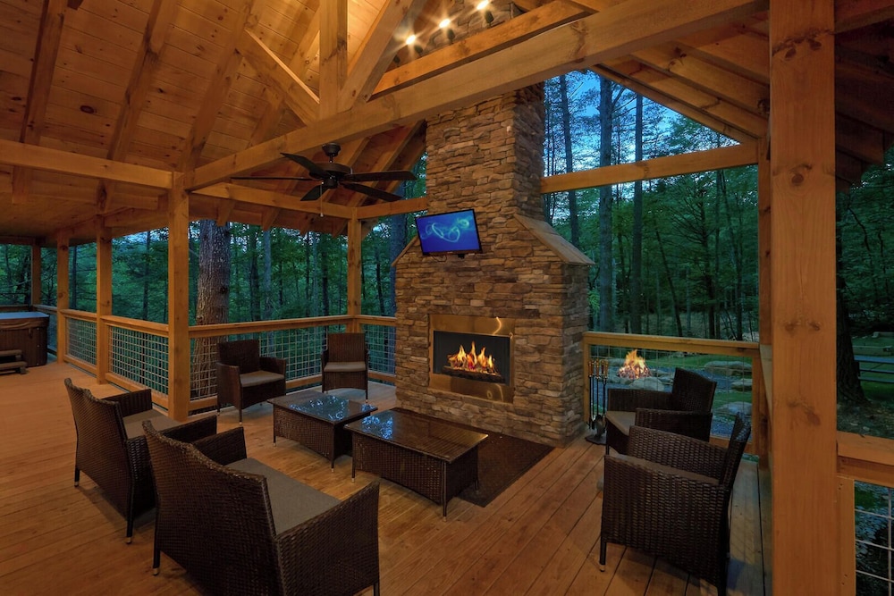 Adventure Lodge