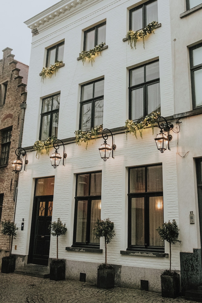 The Burgundy - Boutique B&B