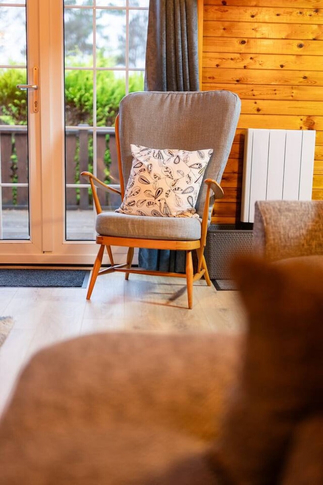 Cozy Log Cabin 346 - Rural Mid Wales
