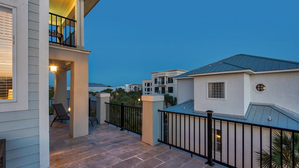 Luxurious Gulf-side Living in Santa Rosa Beach!