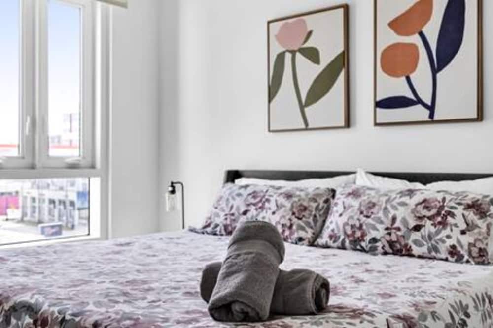 Modern 1BR Apt In Edgewater Free Parking