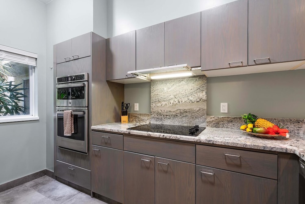Concierge Included - Ground Floor - No Stairs & Lanai - Vrkcv