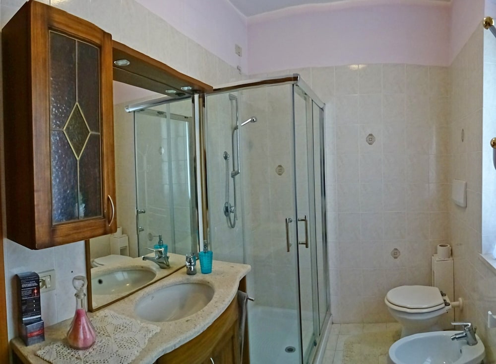 Holideal Villa Cinzia en Solofra — bathroom