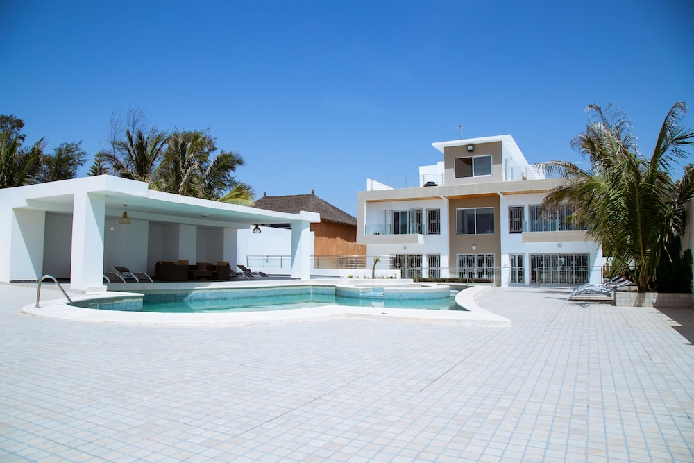 Villa Somone Pied Dans L'eau