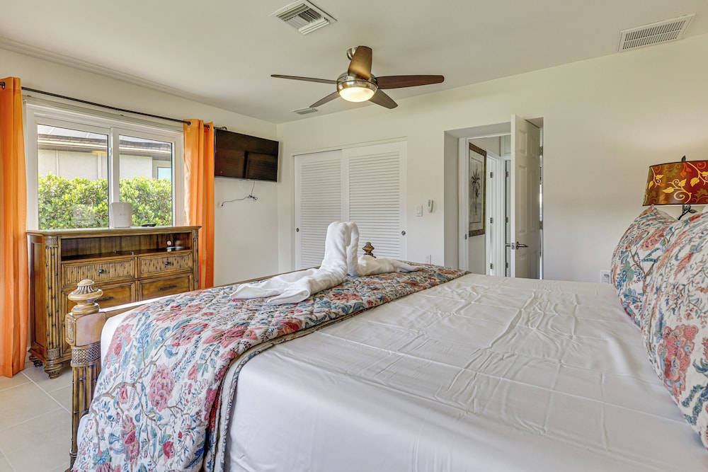 Waterfront Retreat w/ Boat Dock & Yard in Ft Myers